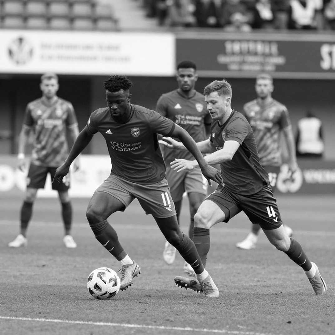 Nhịp mùa giải V.League: kẻ chiếu dưới và nghệ thuật lùi đúng lúc