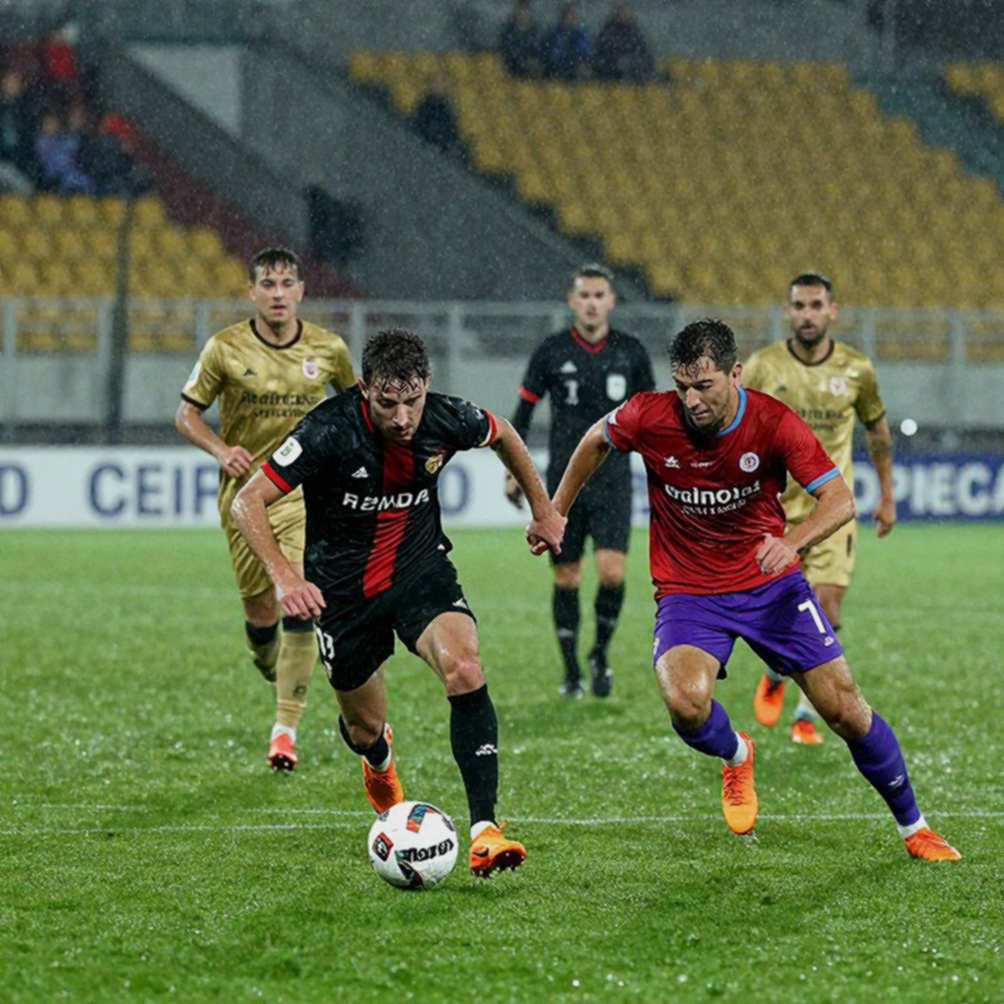 Đọc kỳ chuyển nhượng V.League bằng độ lệch chuẩn: nơi tiếng ồn che khuất tín hiệu