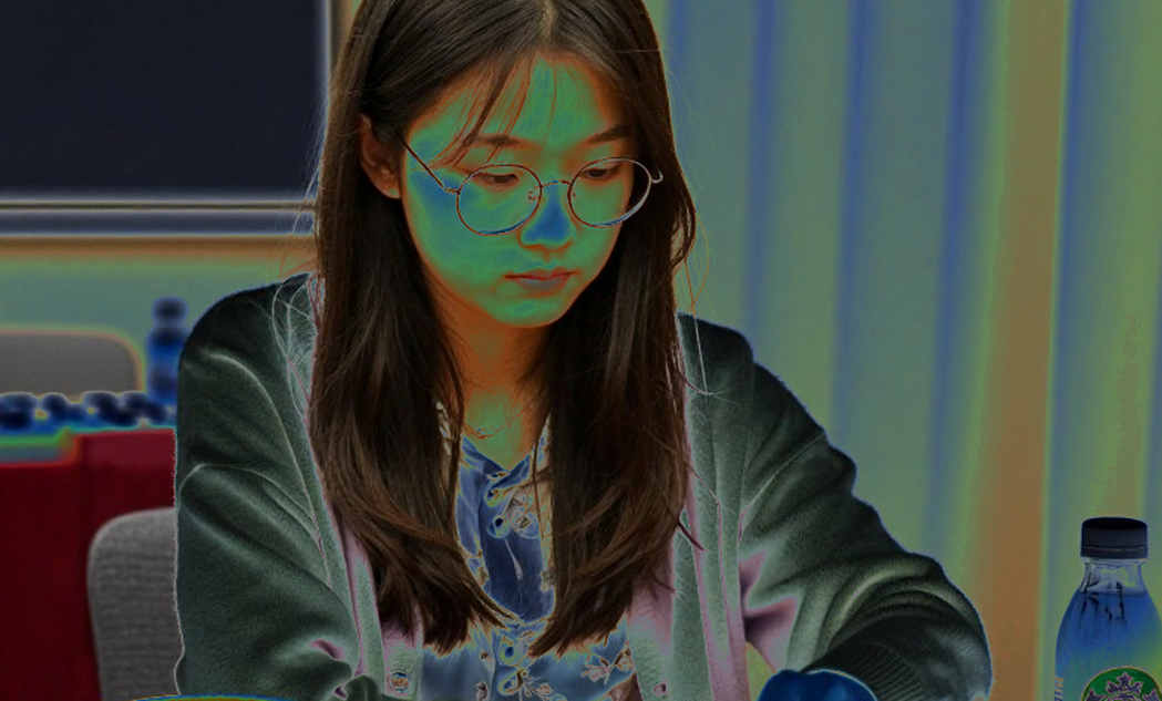 Woodward hạ Caruana ở US Championships: Tiêu đề rực lửa, dữ liệu im lặng