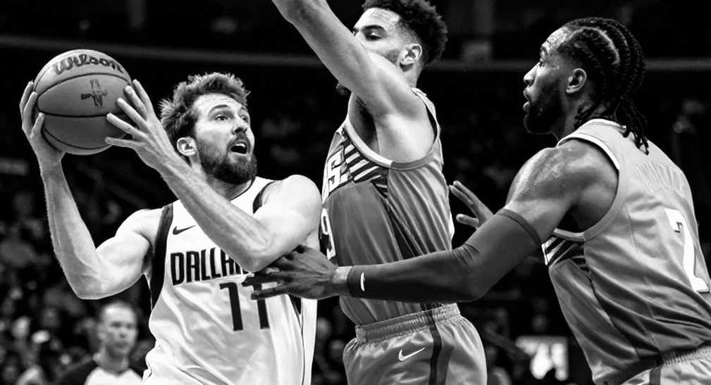 FIBA và Harlem Globetrotters: Khi một thế kỷ tiếng vỗ tay được đóng dấu bằng huân chương FIBA và Harlem Globetrotters: Khi một thế kỷ tiếng vỗ tay được đóng dấu bằng huân chương