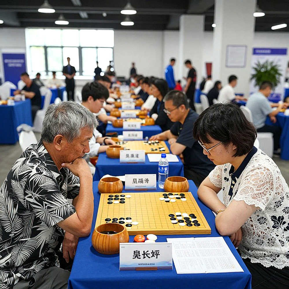 Tiêu đề European Club Cup, ruột bài là quầy bán tạp chí: lỗ hổng của truyền thông cờ vua