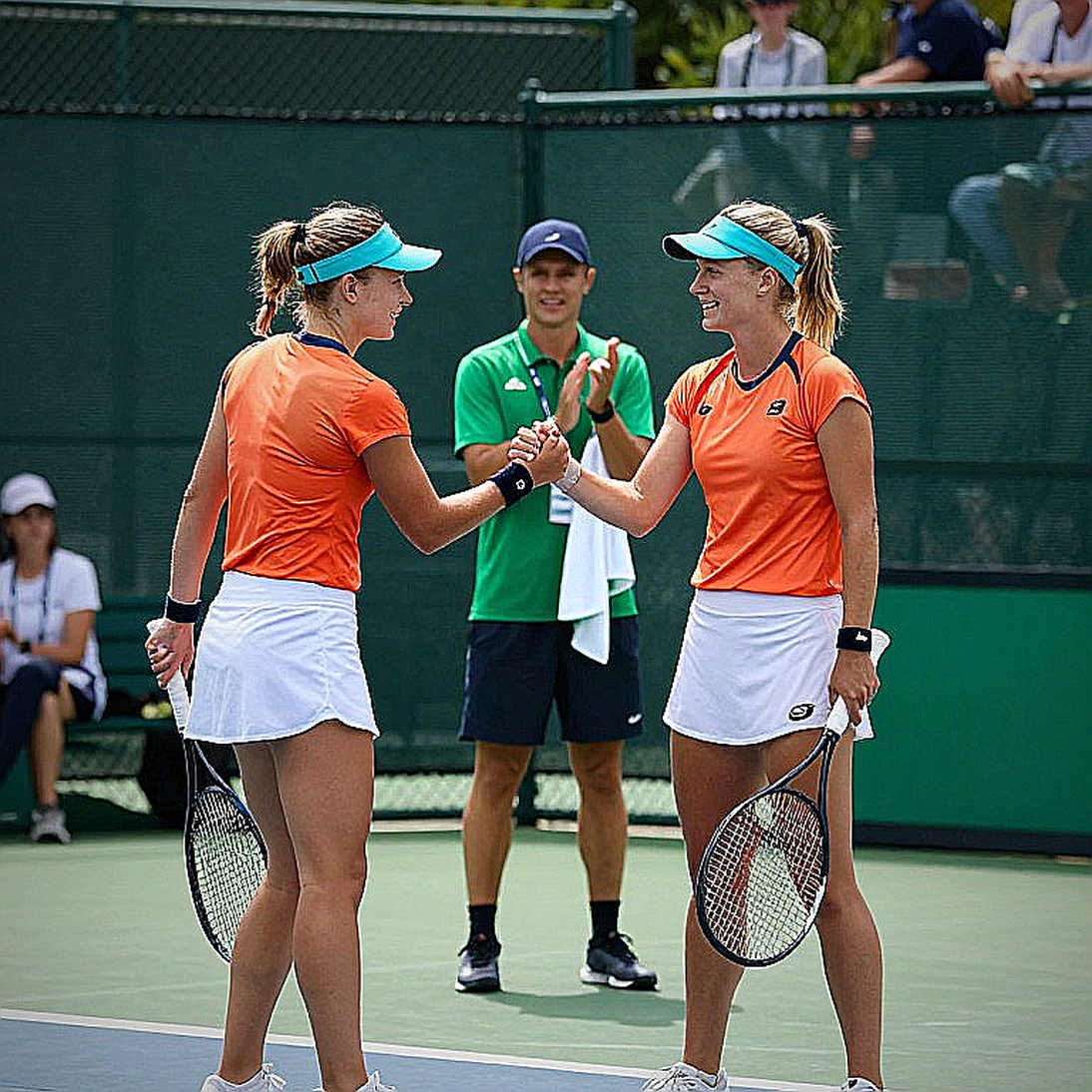 Fernandez hạ Andreeva tại WTA Singapore: trận thắng dựng từ 30 lỗi tự đánh bóng