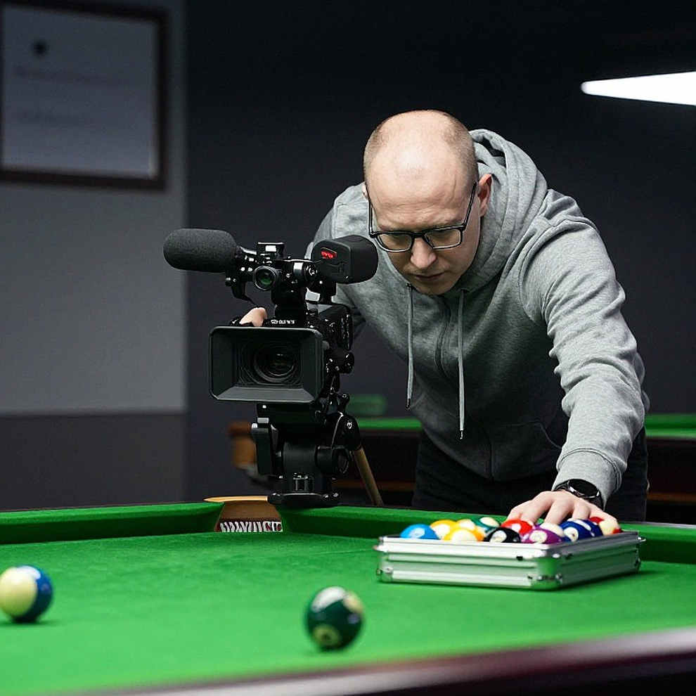 Aaron Hill beats Antoni Kowalski 4-2 in Scottish Open qualifying with three centuries