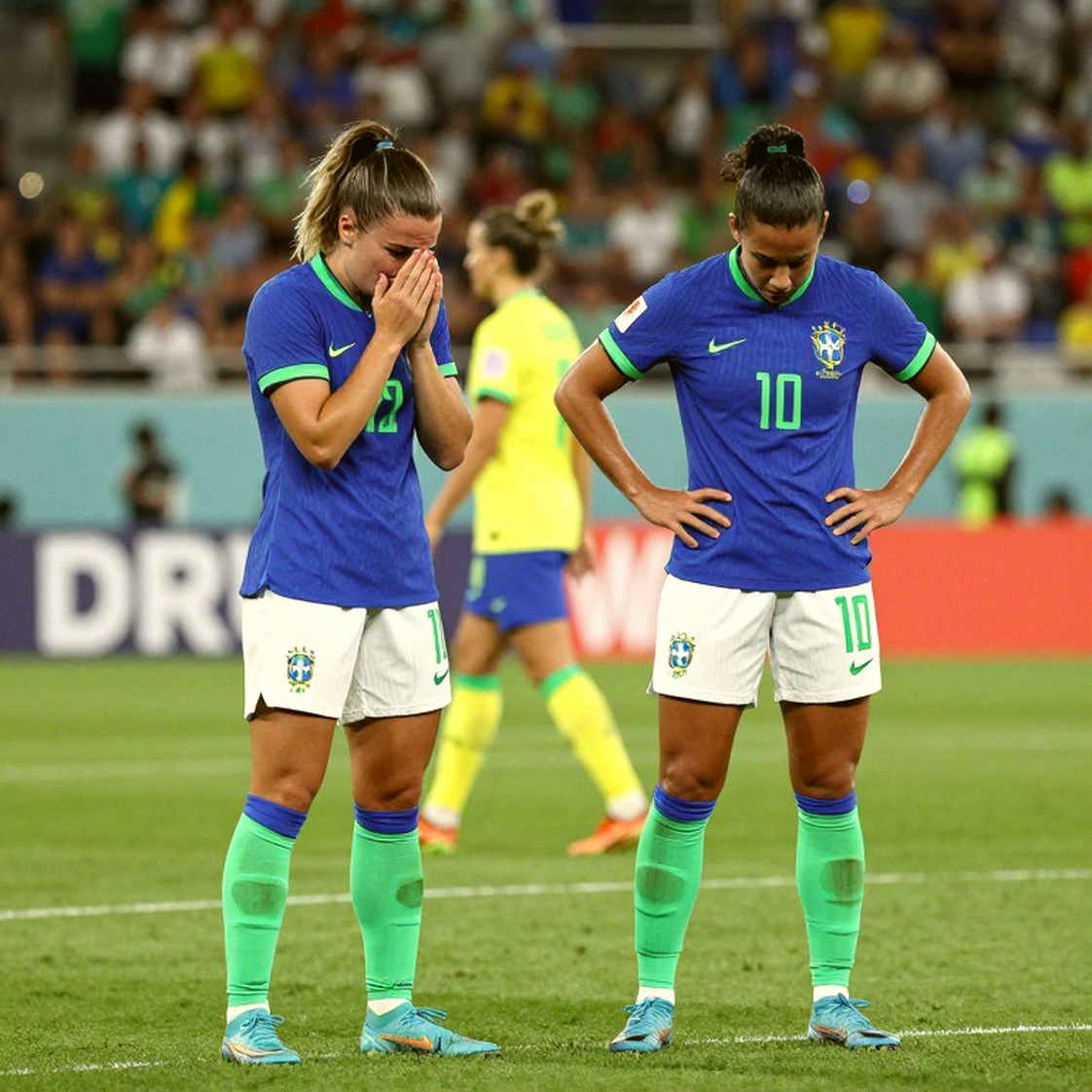 180.300 euro từ Mbappé và dấu chấm hết của 'Momo': bê bối làm rúng động bóng đá Pháp