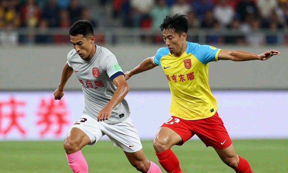 Leny Yoro và đêm ra mắt ở Stade de France: khi một bản tin gọi sai tên huấn luyện viên đội tuyển Pháp