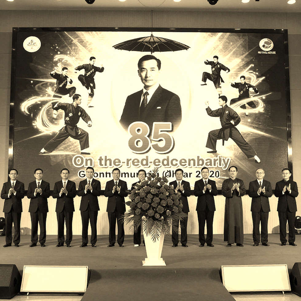 Trước khi bước lên võ đài, võ sĩ đã phải sống sót qua bàn cân