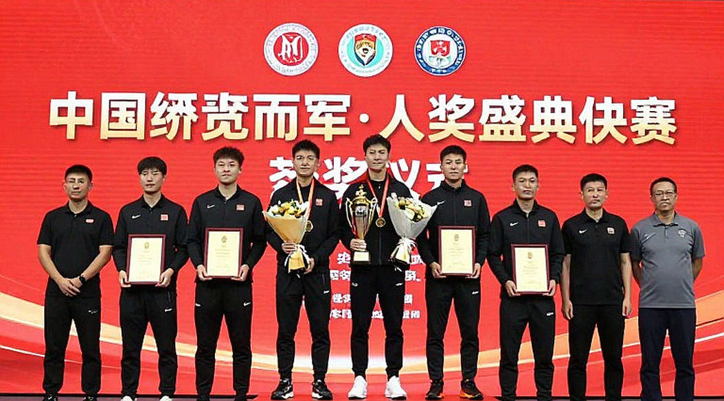 Indonesia nhập tịch Paes và Romeny: hóa đơn thật không nằm ở hộ chiếu